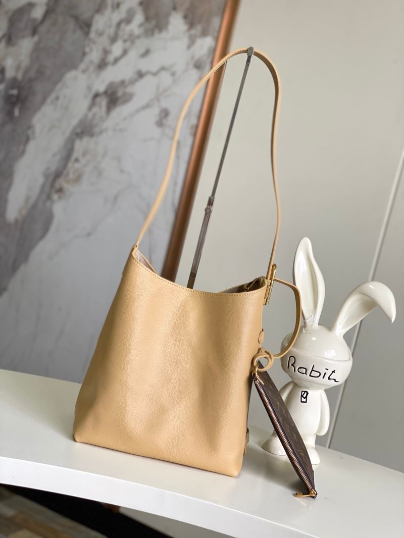 Louis Vuitton Hobo Bags